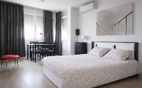 Amplio estudio,vista mar y montaña, a pasos del centro